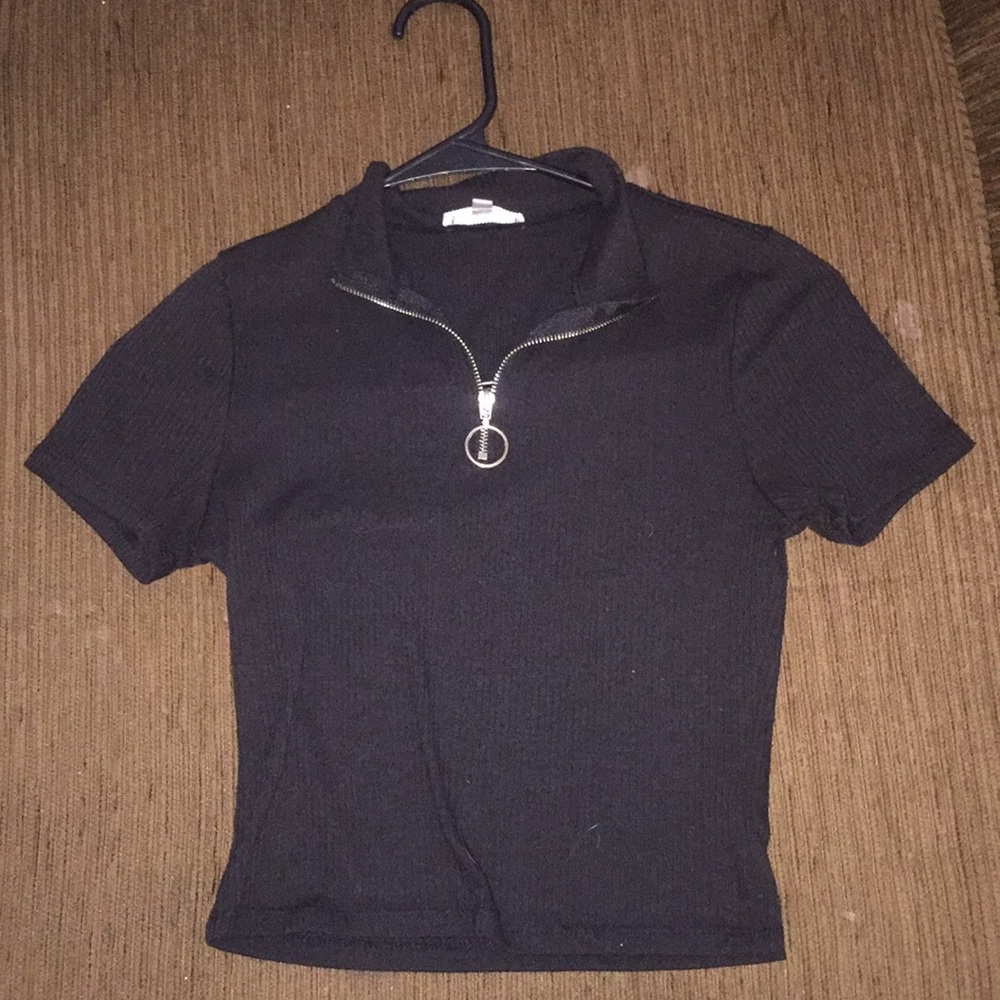 Black cropped zip up t shirt